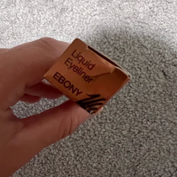 NWT Mineral Fusion Liquid Eyeliner - Picture 3 of 3